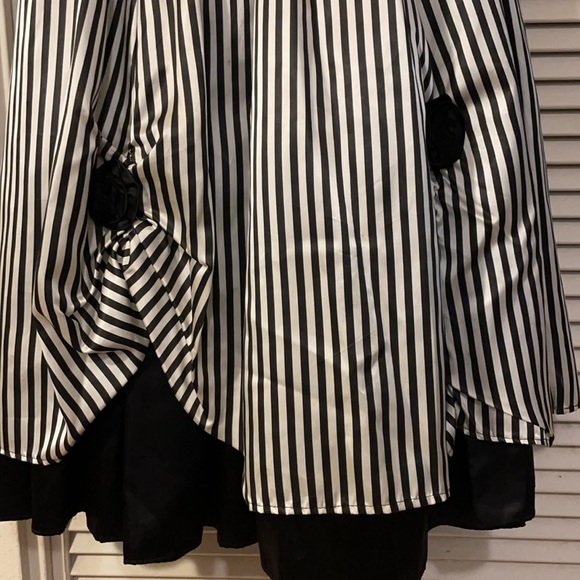 STUNNING Gunne Sax by Jessica McClintock Silky Stipe Ball Gown - Beetlejuice! - Picture 3 of 7